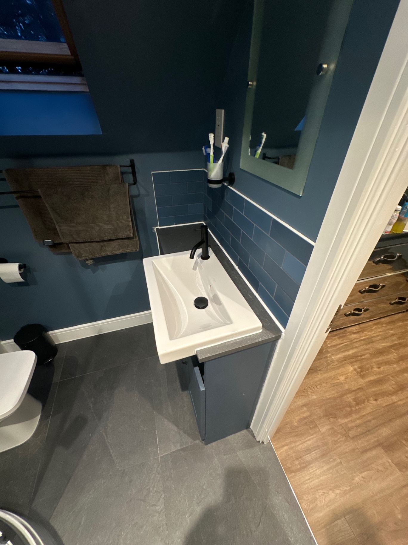Floating basin install