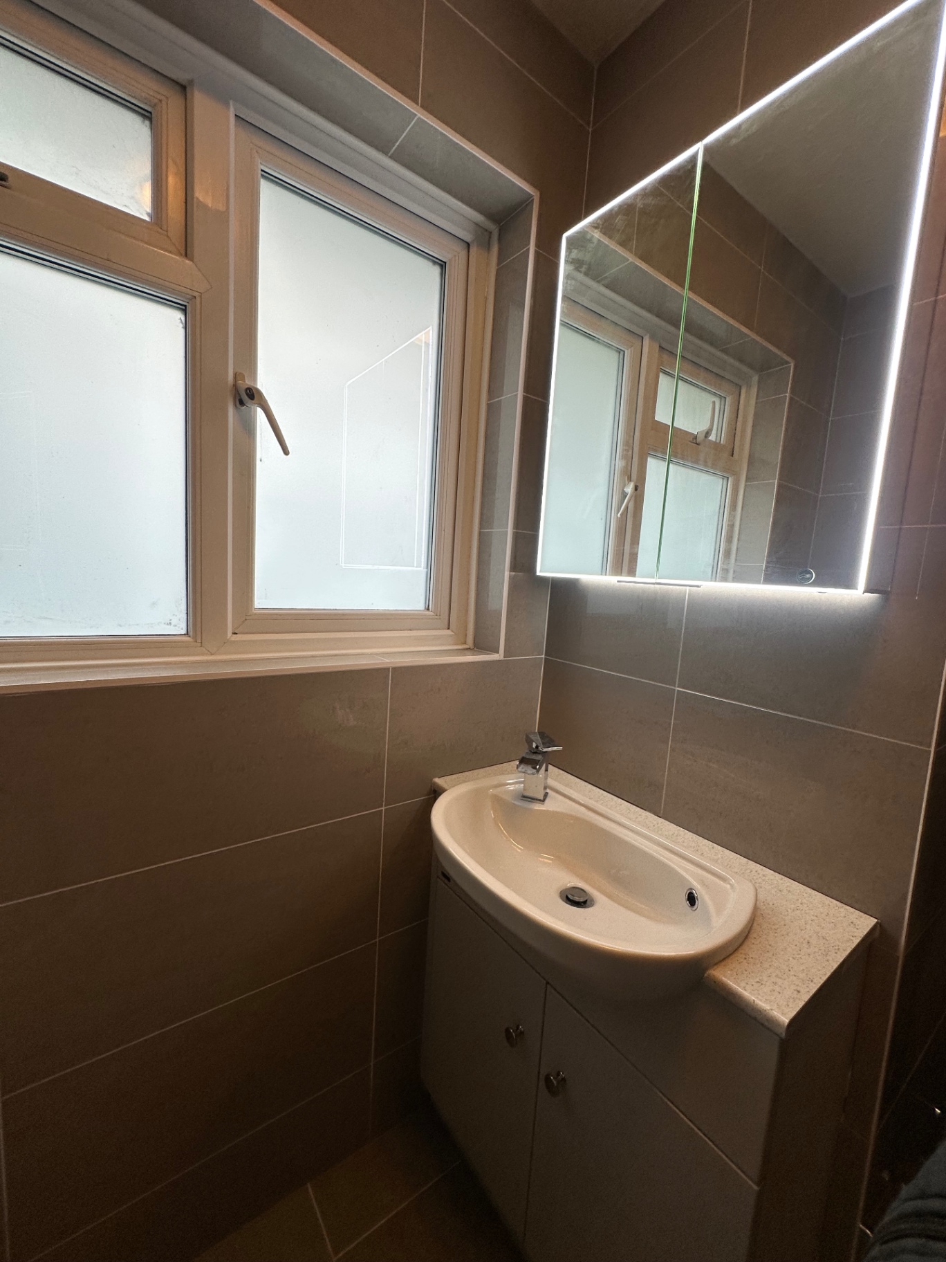 LED mirror & basin
